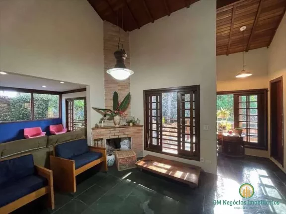 Imagem Casa Semitérrea com 4d/1ste. , lareira, piscina e gazebo!