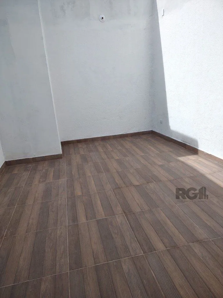 Imagem Loja para Venda - 60m², 0 dormitórios, 3 vagas - Petrópolis