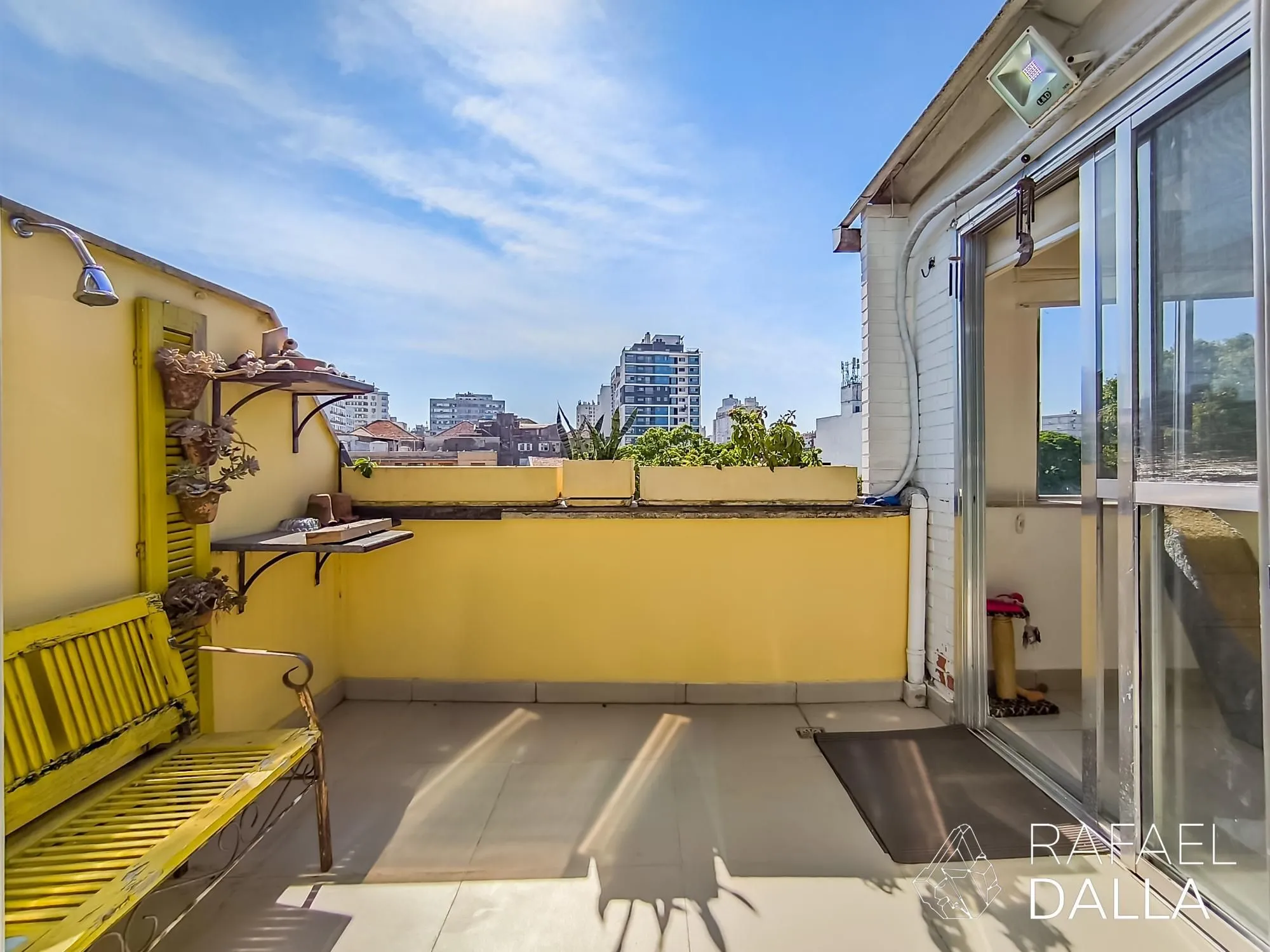 Imagem Cobertura com Terraço, Lareira e Vista na Baronesa do Gravataí na Cidade Baixa
