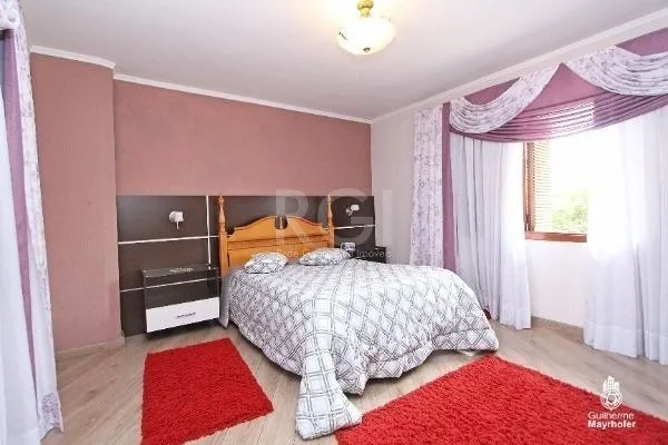 Imagem Excelente casa de 189m² com 3 dormitórios.