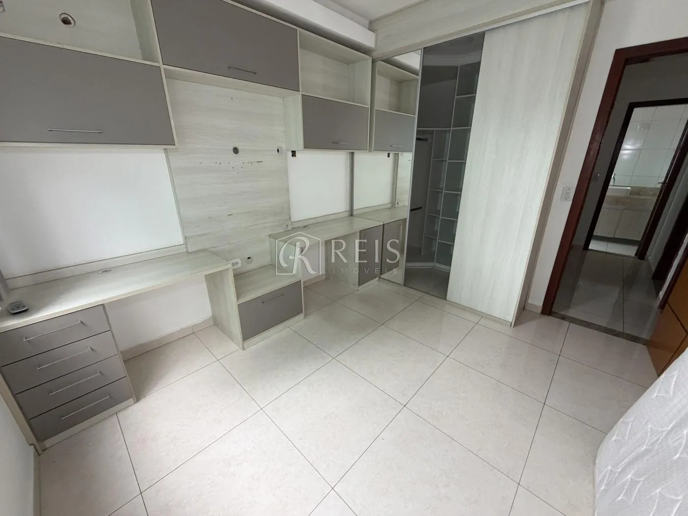 Imagem Casa para Venda em Rio das Ostras, Chácara Mariléa, 3 dormitórios, 1 suíte, 4 banheiros, 2 vagas