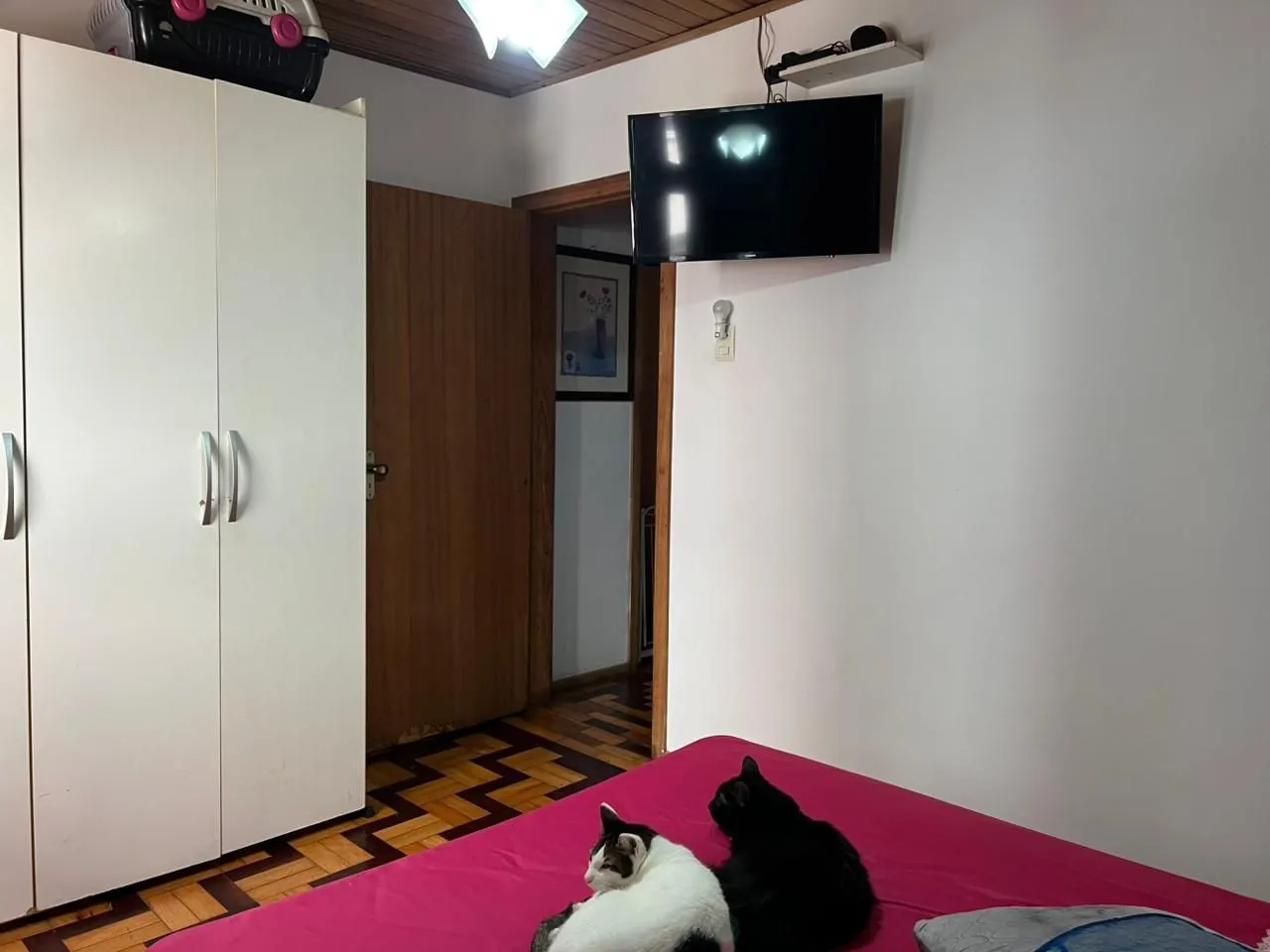 Imagem Apartamento com 03 quartos e 02 banheiros no Centro Histórico de Porto Alegre.