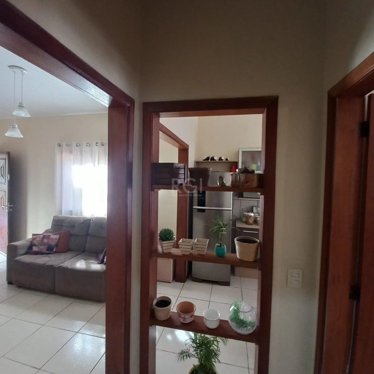 Imagem 2 Casa com 4 quartos, 2 vagas de garagem, no bairro Belém Novo, Porto Alegre/RS