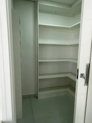 Imagem Casa Sobrado em Condomínio - 328M², 3 Dorms, 3 Suítes, Closet, 4 Vagas.