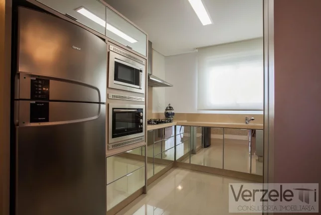 Imagem Apartamento 3 dormitórios para Venda em Balneário Camboriú / SC no bairro Pioneiros