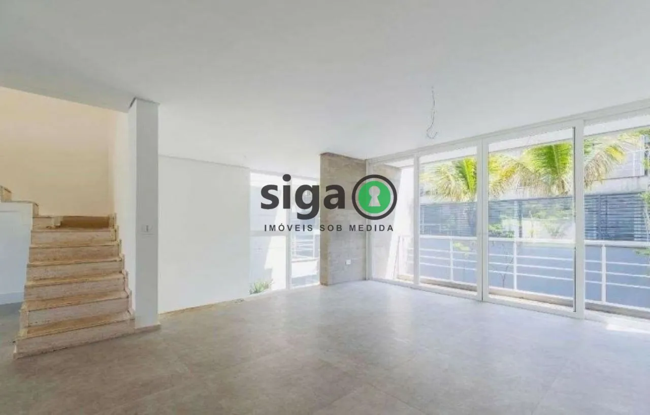 Imagem Casa em Condomínio Fechado com 4 Suítes, Piscina e Quintal Amplo