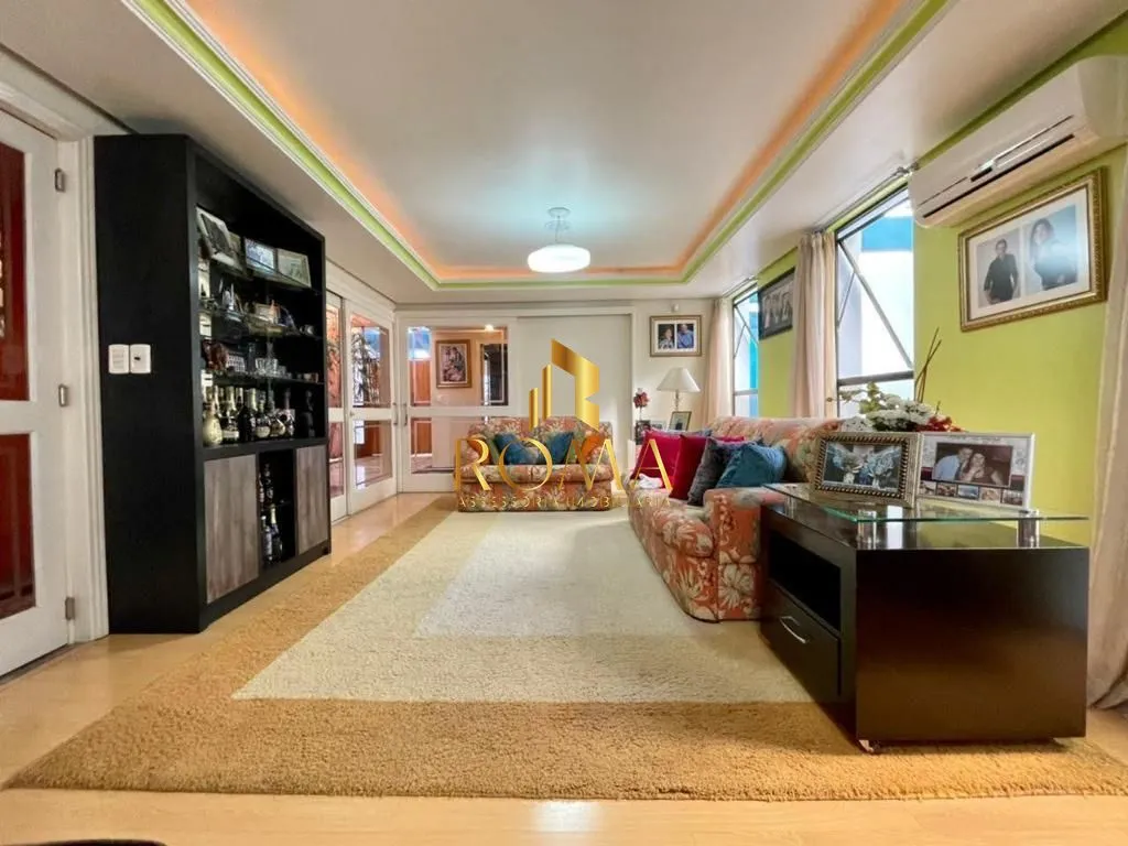 Imagem Casa 6 dormitórios à venda Nossa Senhora de Lourdes Santa Maria/RS