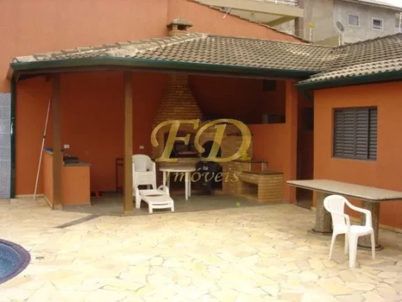 Imagem Casa com Piscina a Venda em Atibaia