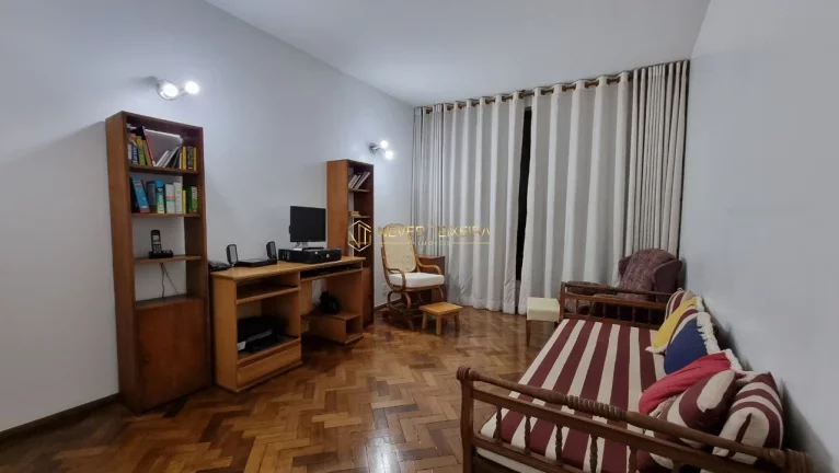 Imagem Nascente, Meio de Quadra, Andar Alto, Vazado, Vista Livre!!! SQS 110