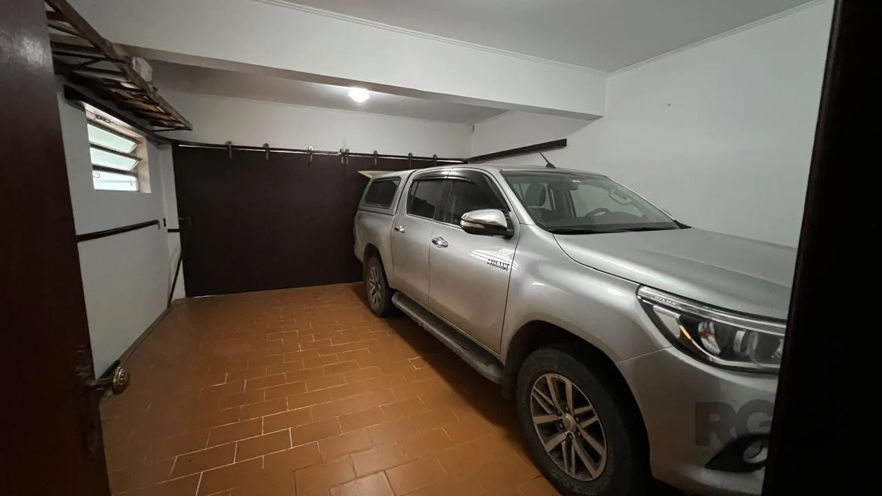 Imagem Apartamentos com 5 quartos, 2 suítes, 4 vagas de garagem, no bairro Santana, Porto Alegre/RS