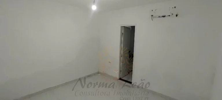 Imagem Casa térrea com piscina na Coroa do Meio, Aracaju/SE. Ideal para Escritórios, Clínicas e afins.