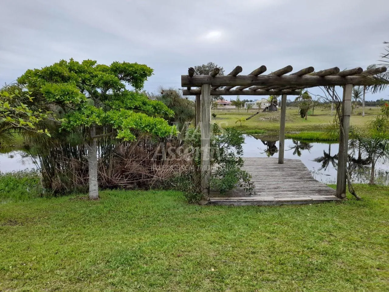 Imagem Terreno de esquina em Condomínio Balneário Gaivota