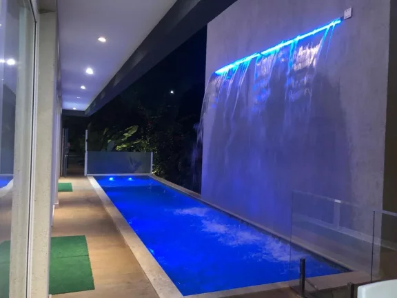 Foto do imóvel Casa em Condomínio para Venda em Salvador, ALPHAVILLE 2, 4 dormitórios, 4 suítes, 6 banheiros, 8 vagas em Paralela