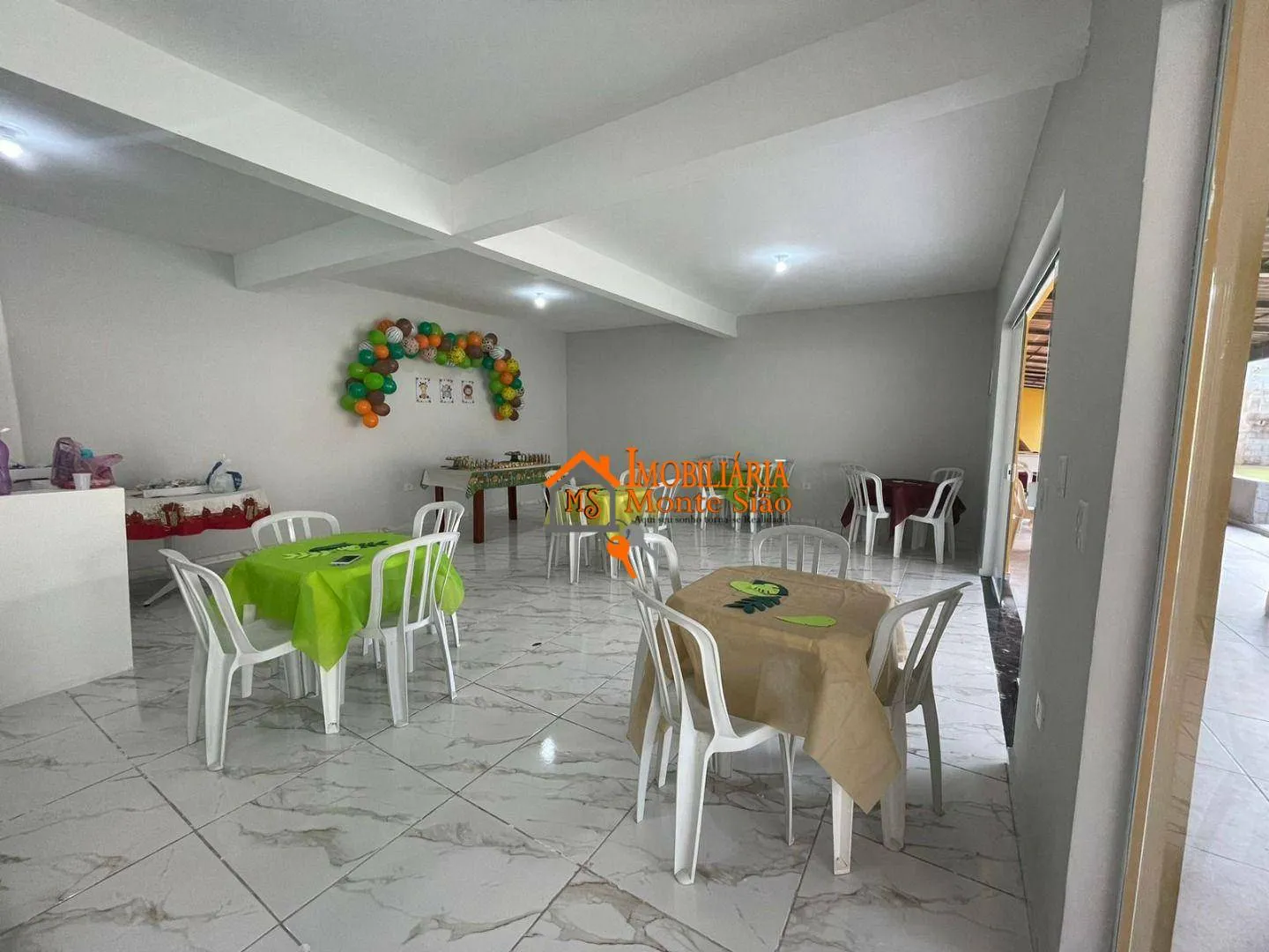 Imagem Chácara com 3 dormitórios à venda, 1400 m² por R$ 640.000,00 - Água Azul - Guarulhos/SP