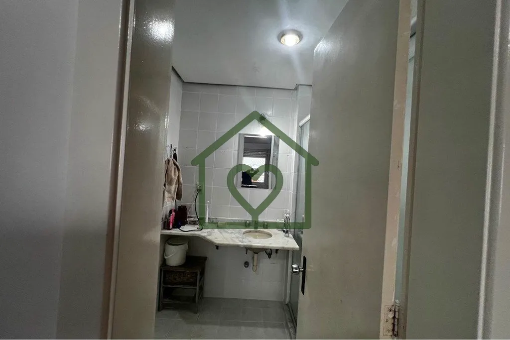 Imagem Descubra o conforto e a praticidade deste encantador apartamento à venda em Azenha, Porto Alegre, l...