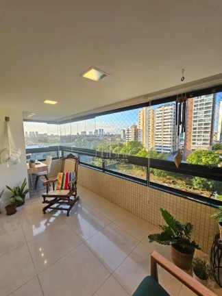 Imagem Excelente apartamento reformado com três quartos varanda a venda no caminho das arvores