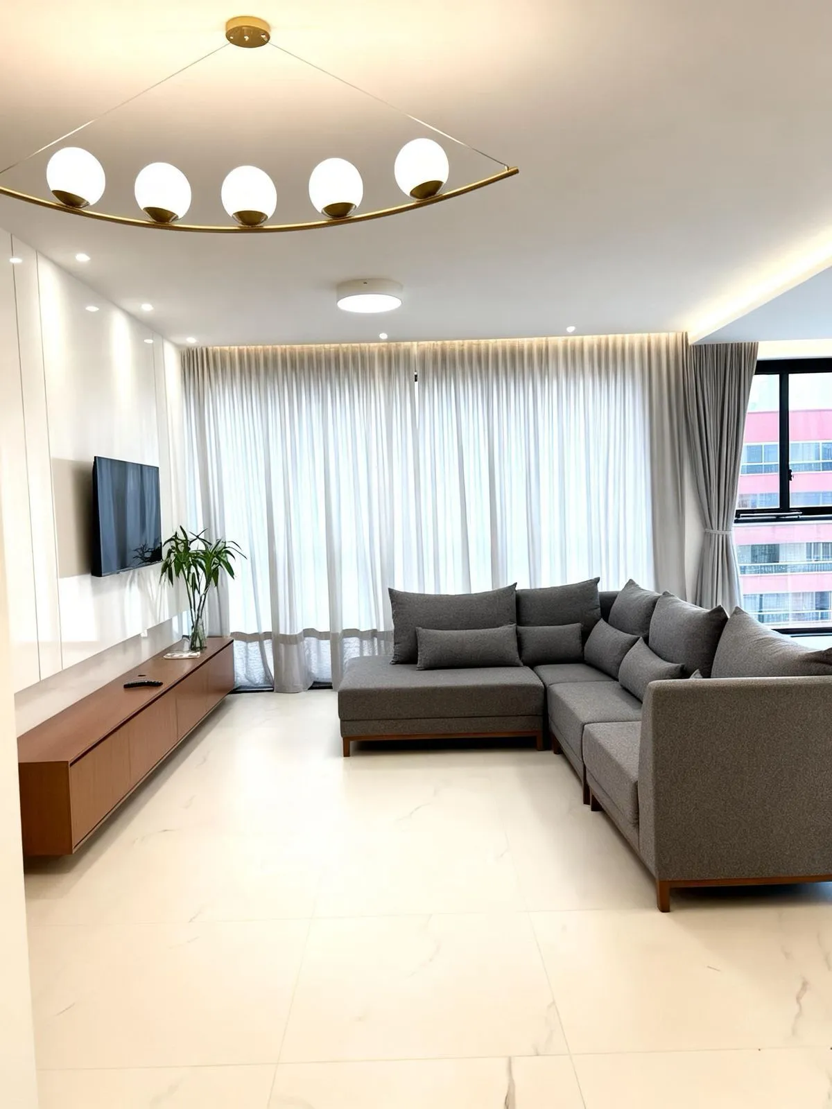 Imagem LUXO NA QUADRA DO MAR EM MEIA PRAIA ITAPEMA: 127m² MOBILIADO COM 3 SUÍTES E 3 VAGAS