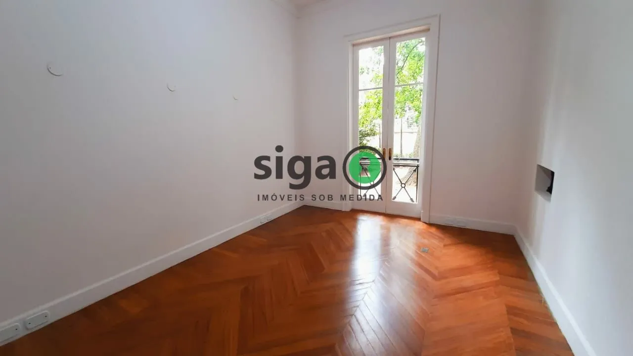 Imagem Elegante Mansão em Estilo Francês com Segurança Exclusiva no Coração do Morumbi