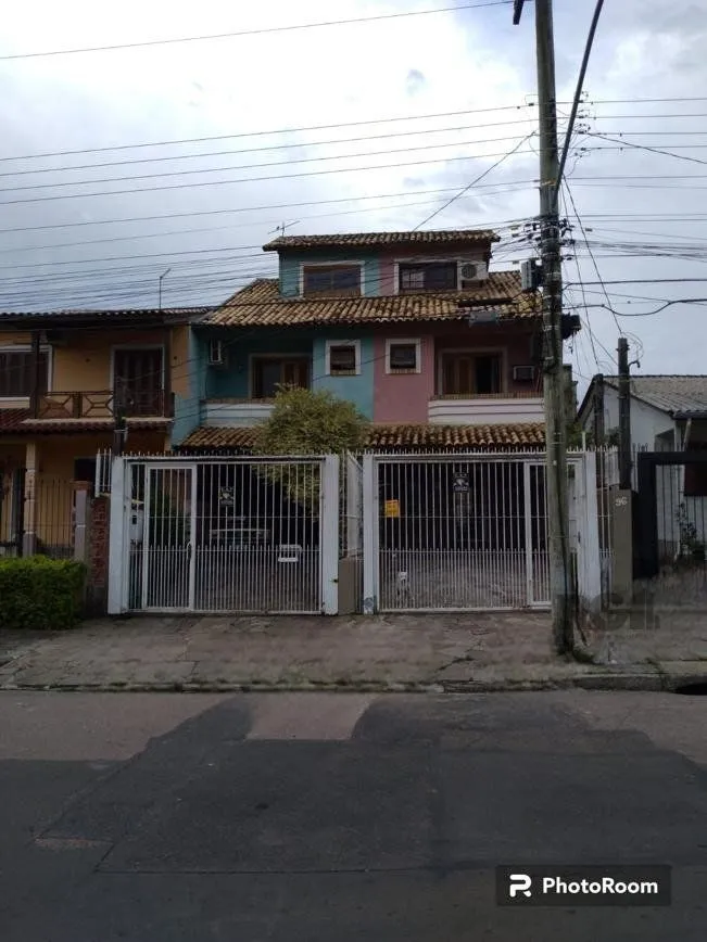 Imagem CASA | 2 DORMITÓRIOS | 1 SUÍTE | 2 VAGAS | PISCINA | SACADA | BAIRRO HÍPICA | ZONA SUL