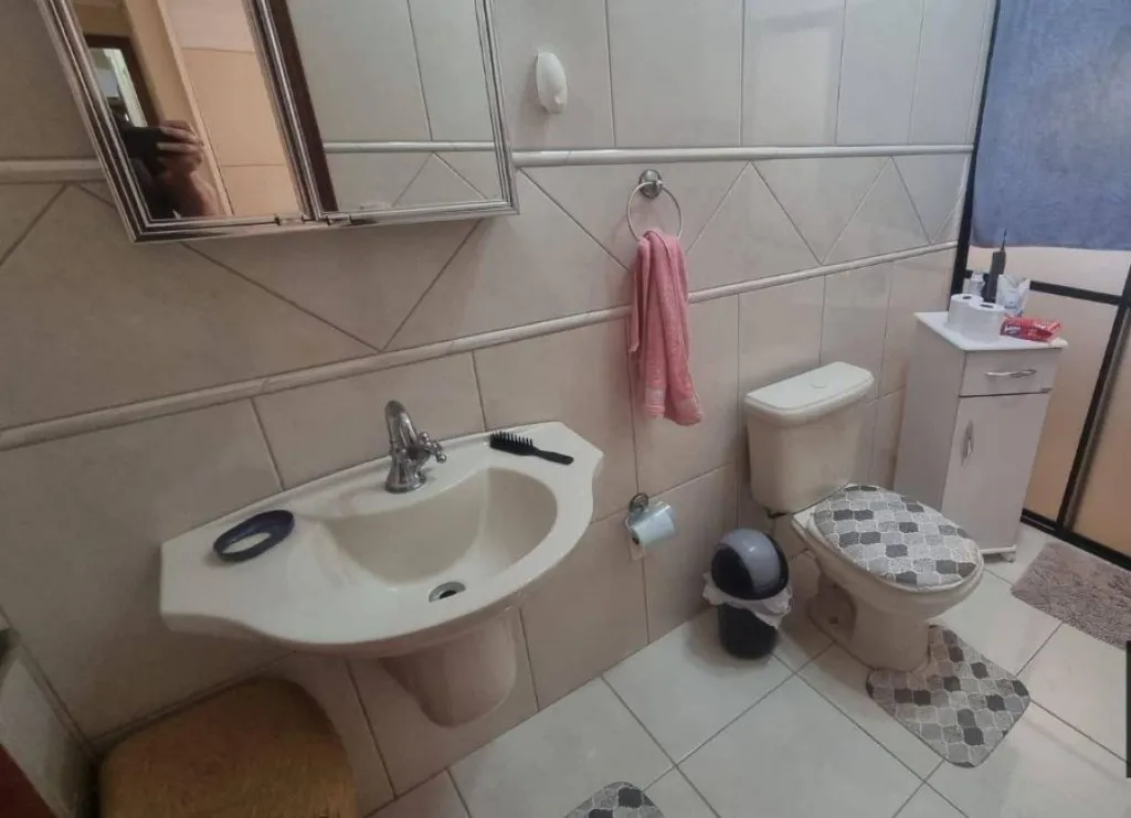 Imagem CASA COM 120,00 m² - GUILHERMINA - PRAIA GRANDE SP