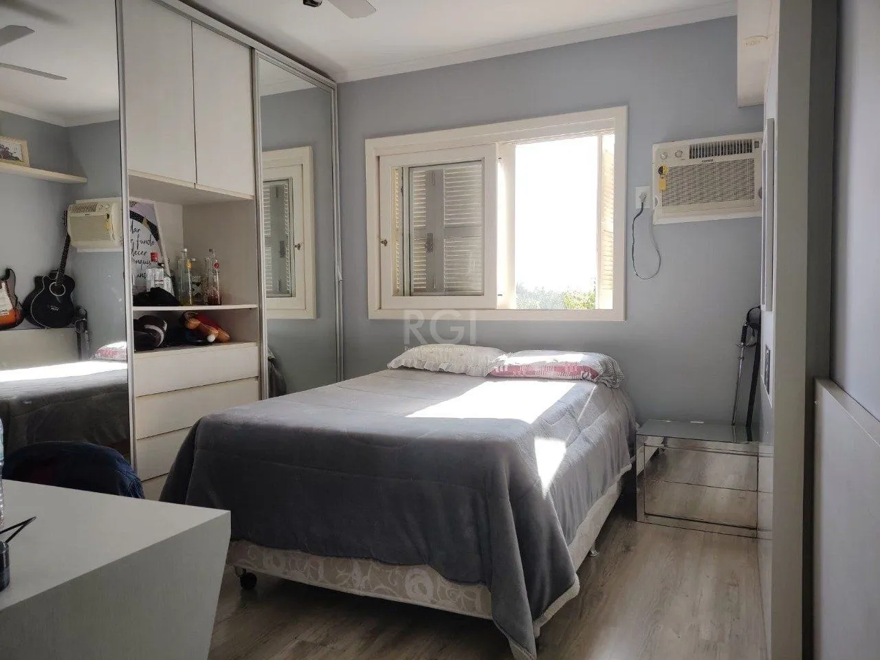 Imagem Casa Condominio para Venda - 164.15m², 3 dormitórios, sendo 1 suites, 2 vagas - Sarandí