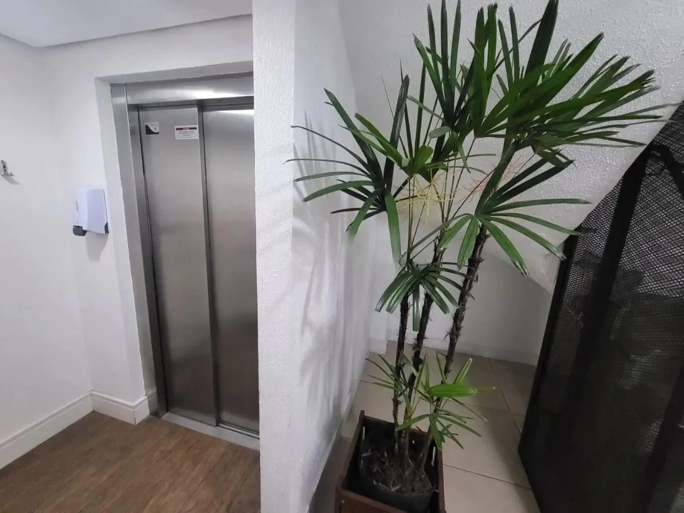 Imagem Apartamento com 1 quarto e 53m² à venda em Menino Deus, Porto Alegre.