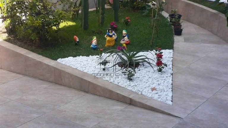 Imagem Espaçosa Casa Sobrado 5 Quartos Centro Peruíbe SP à Venda