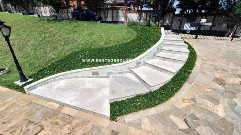 Imagem CASA LUXUOSA 4 SUÍTES PISCINA ÁREA GOURMET COMPLETA EM CONDOMÍNIO FECHADO