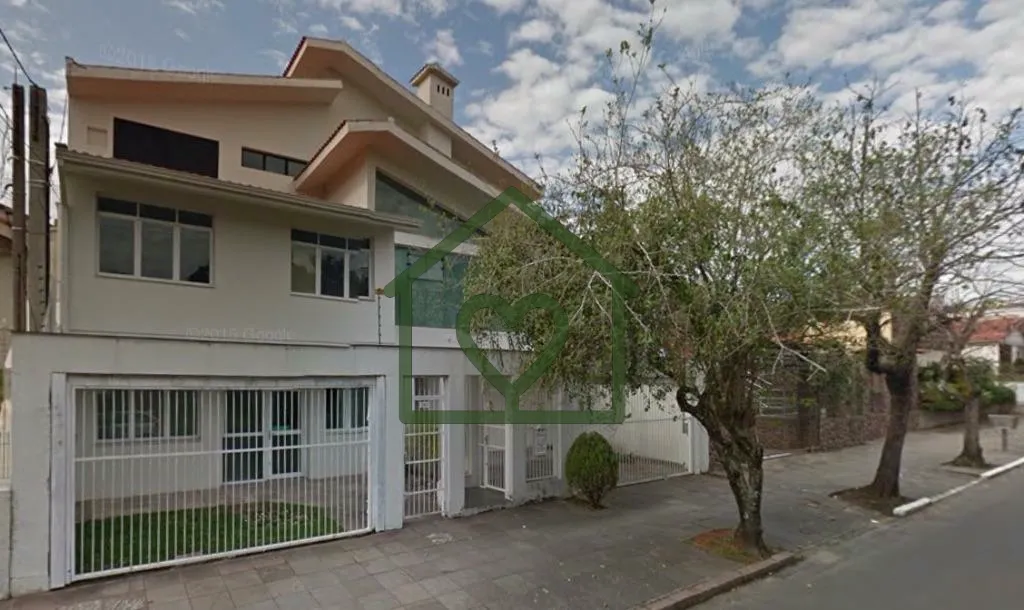 Imagem Casa triplex, residencial e comercial, com 4 dormitórios (todos suíte), 06 salas e 3 vagas de gara...