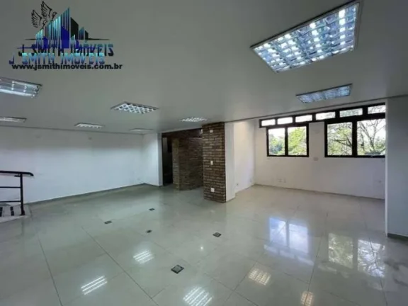 Imagem Loja muito ampla, com 3 pavimentos e vários cômodos e acessos independentes!
Com 320,00 m², andar...