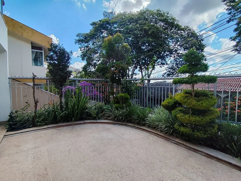 Imagem Casa Alto Padrão - 4 suítes - Mangabeiras - Abaixo do Valor