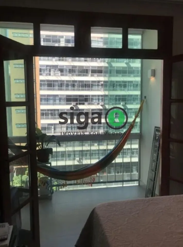 Foto do imóvel Apartamento Reformado com 2 Dormitórios, Varanda e Vaga na Bela Vista