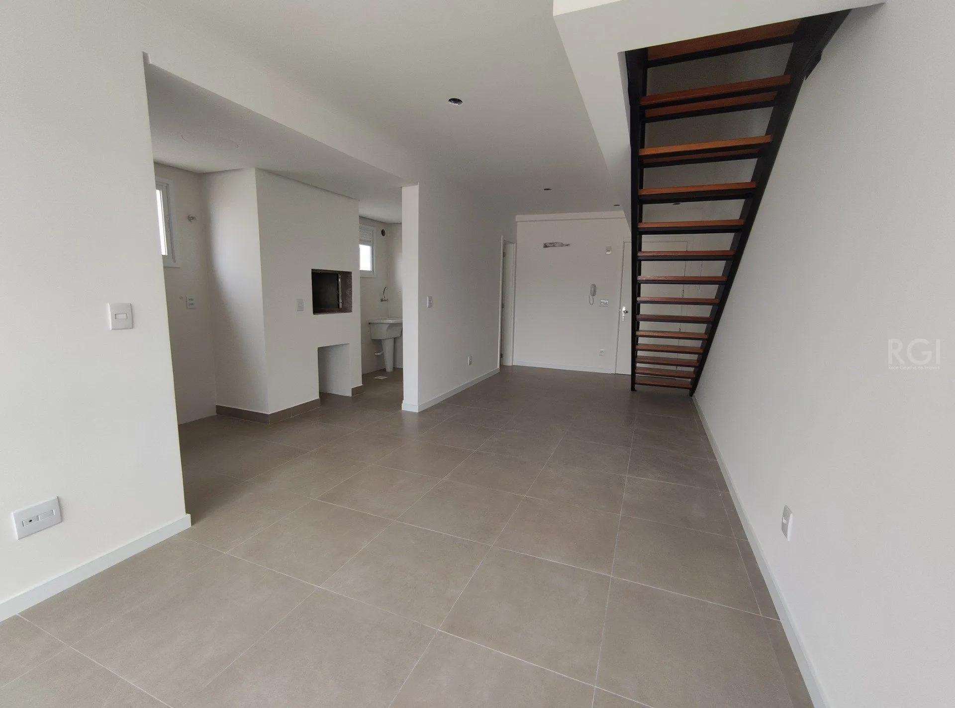 Imagem Duplex para Venda - 83.08m², 2 dormitórios, sendo 2 suites, 2 vagas - Petrópolis