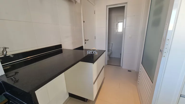 Imagem Vende lindo apartamento de 137m² com 3 suítes e 3 vagas na Vila Suzana
