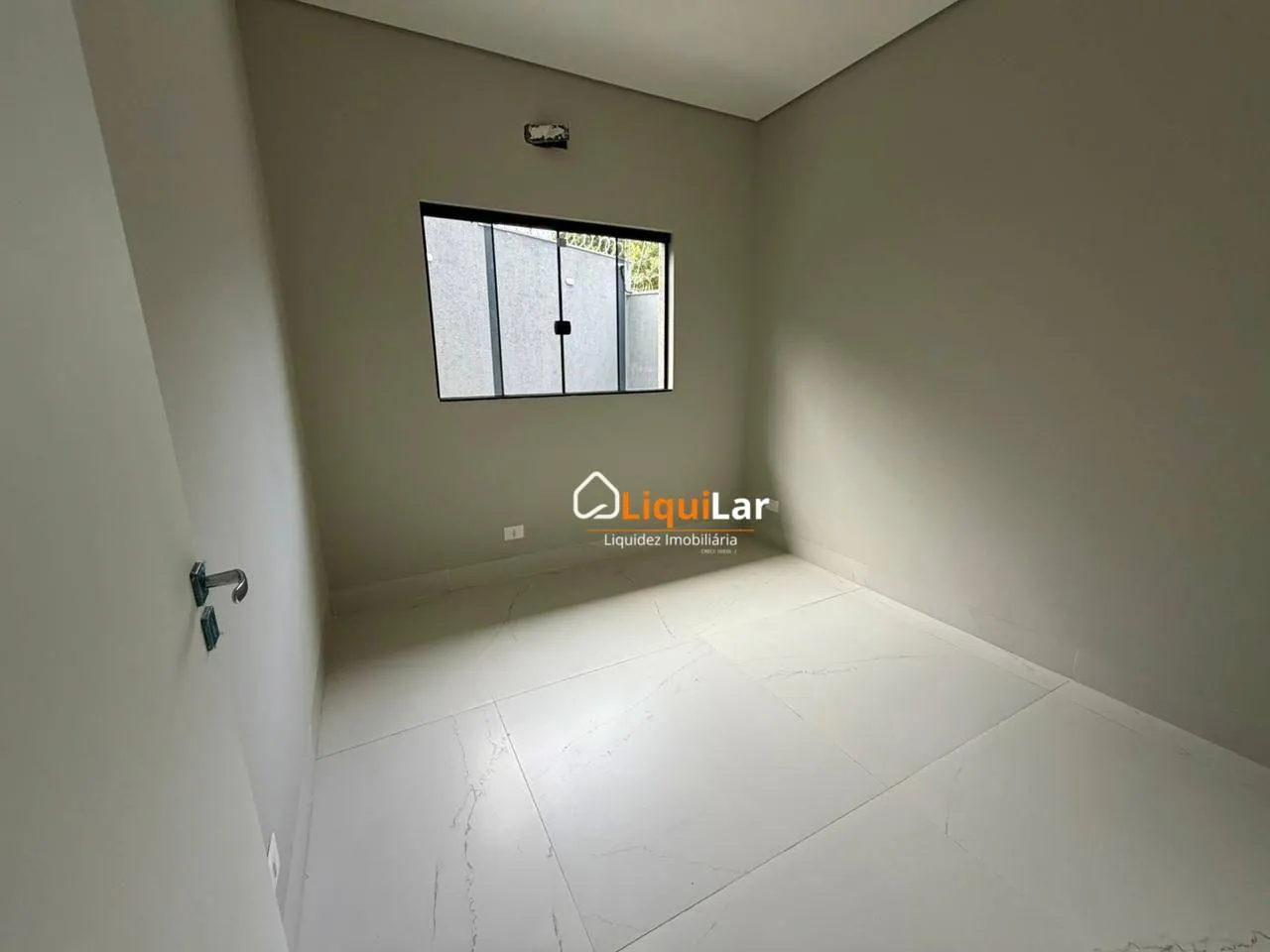 Imagem Casa à Venda no Bairro Tiradentes com 3 Quartos, Suíte e Área Gourmet Próxima à Lagoa Itatiaia