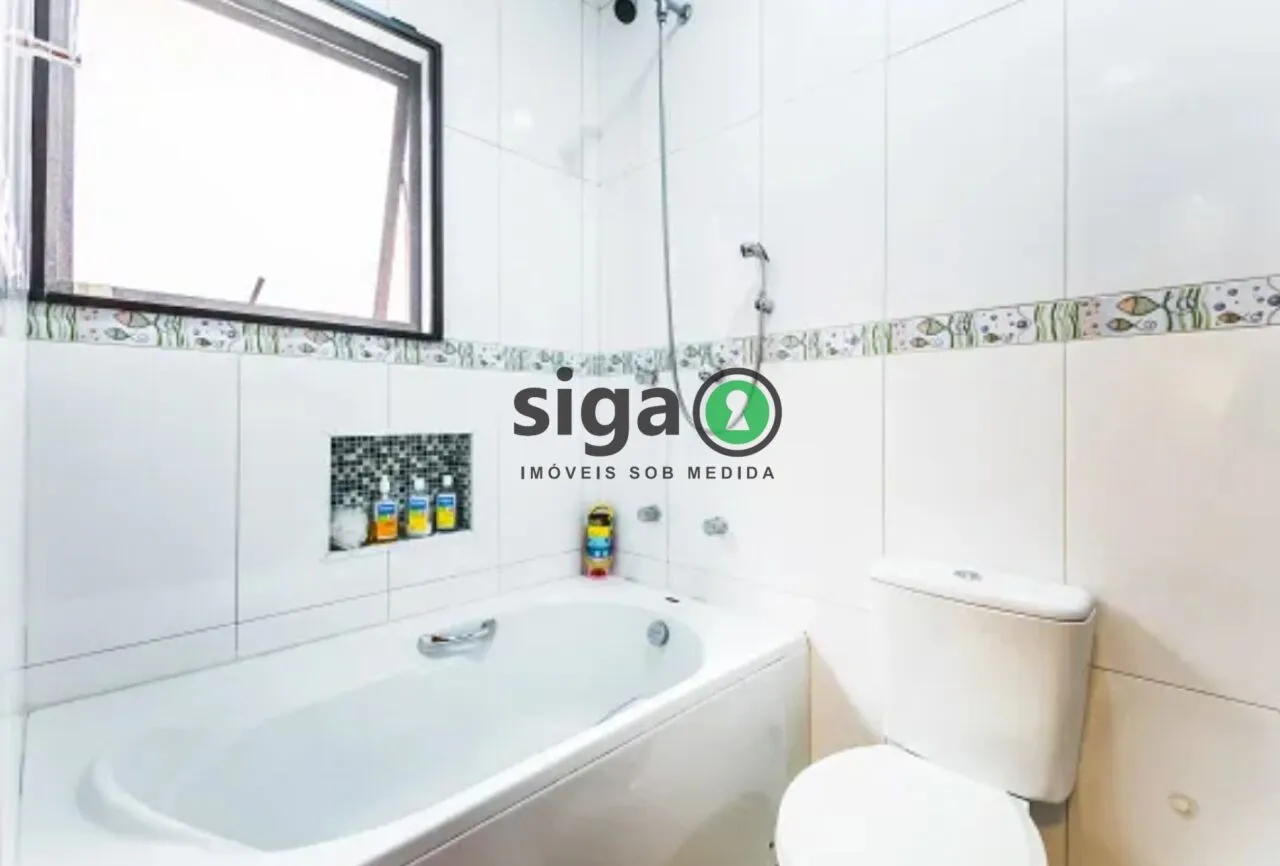 Imagem CASA DE ALTO PADRÃO COM 4 SUÍTES PARA VENDA PRÓXIMA AO METRÔ