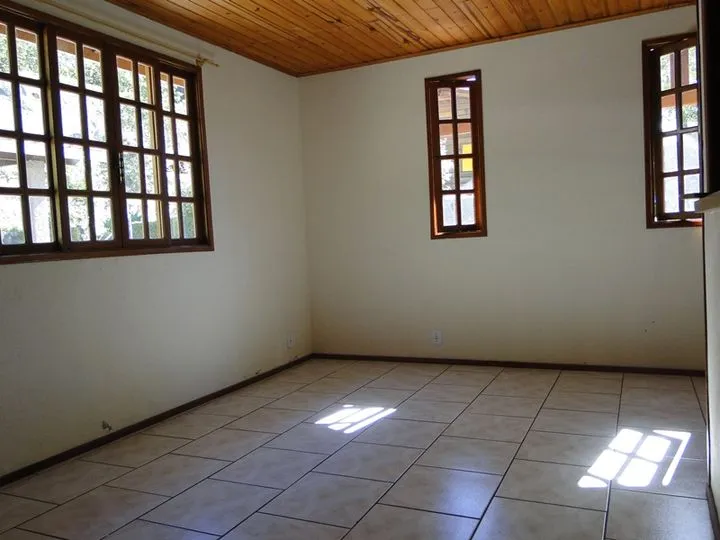 Imagem Casa com 4 Quartos à Venda, 250 m² em Várzea - Teresópolis
