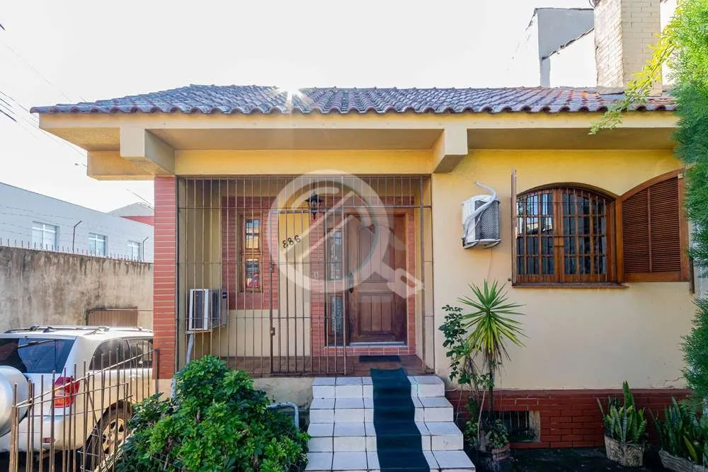 Imagem Imperdível oportunidade de morar em um imóvel aconchegante no charmoso bairro Medianeira. Este bel...