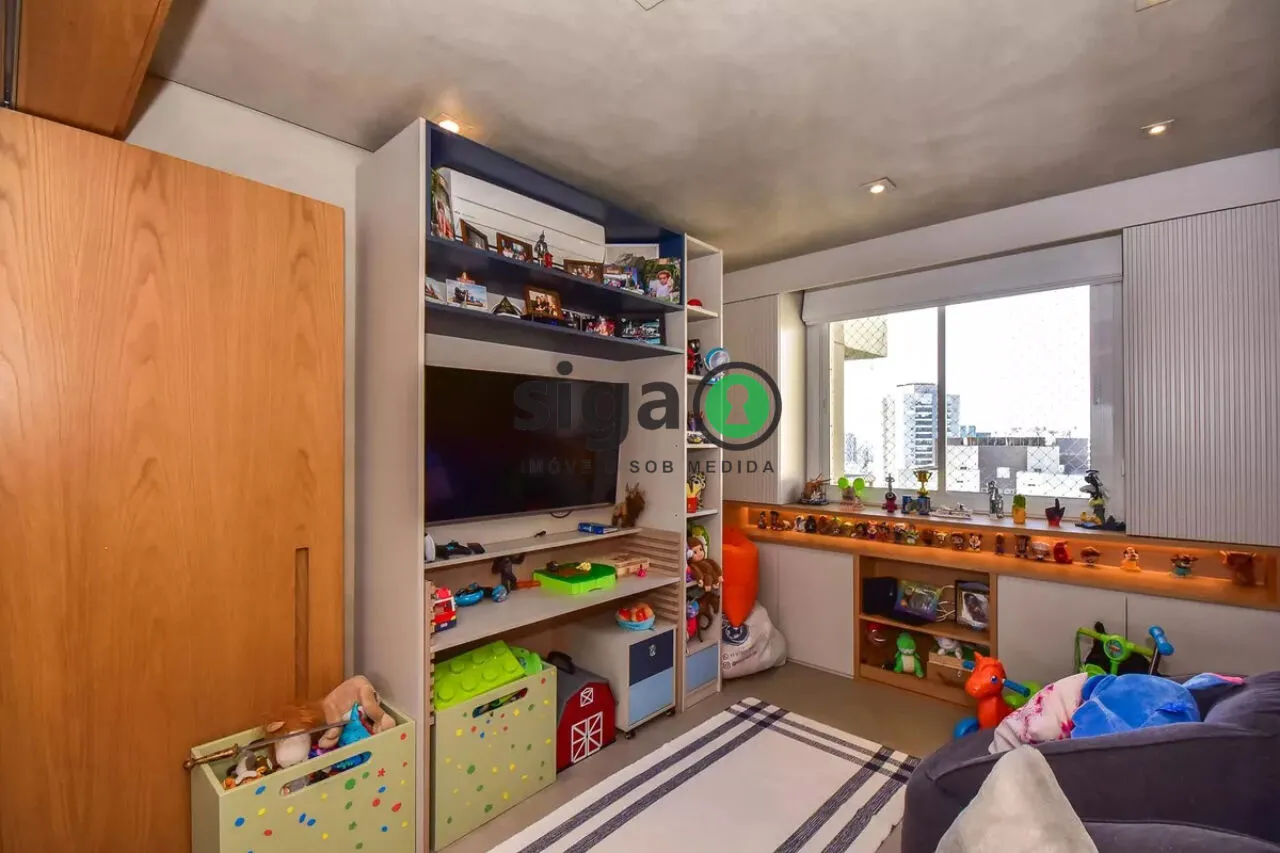 Imagem Apartamento de 223 metros com 3 quartos e 4 vagas
