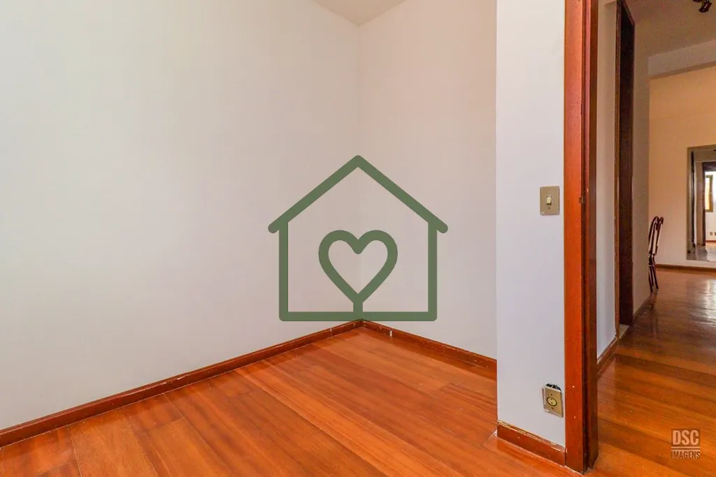 Imagem No Bairro Jardim Carvalho, na Avenida Protásio Alves n° 7157, apartamento com 3 dormitórios, deso...