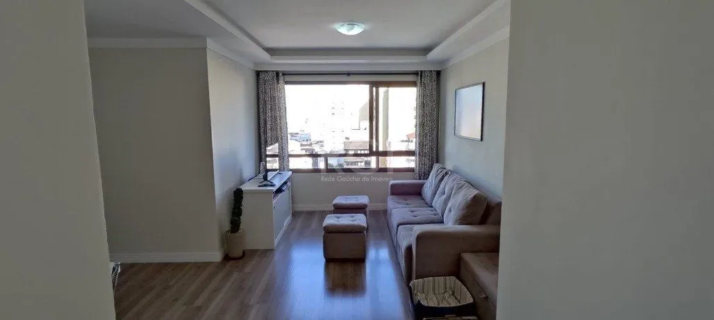 Imagem Excelente, amplo e ensolarado apartamento 3 dormitórios sendo 1 suíte, com living 2 ambientes, banheiro social, semimobiliado e com 2 vagas de garagem.