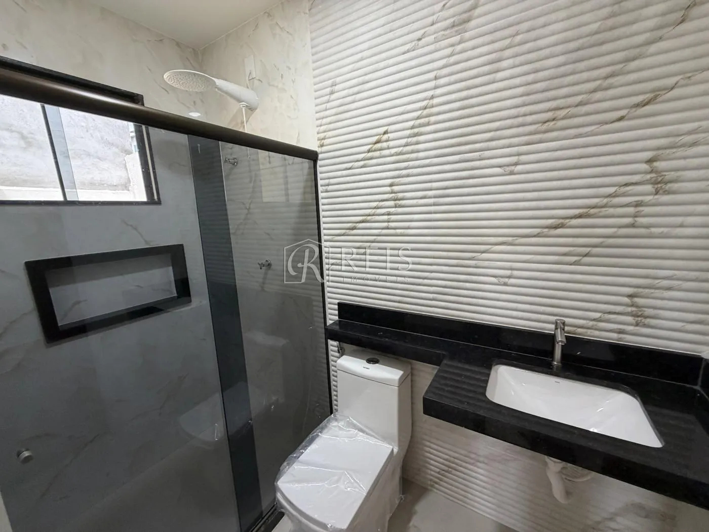 Imagem Casa para Venda em Rio das Ostras, Atlântica, 3 dormitórios, 1 suíte, 3 banheiros, 2 vagas