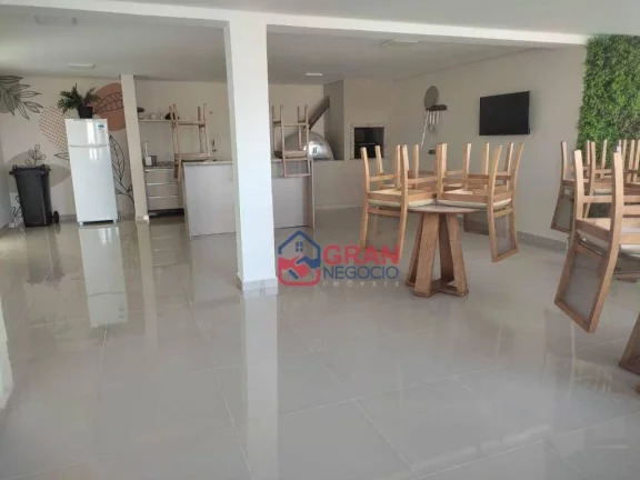 Imagem Apartamento com 2 dormitórios à venda - Jardim Itaqui - Campo Largo/PR