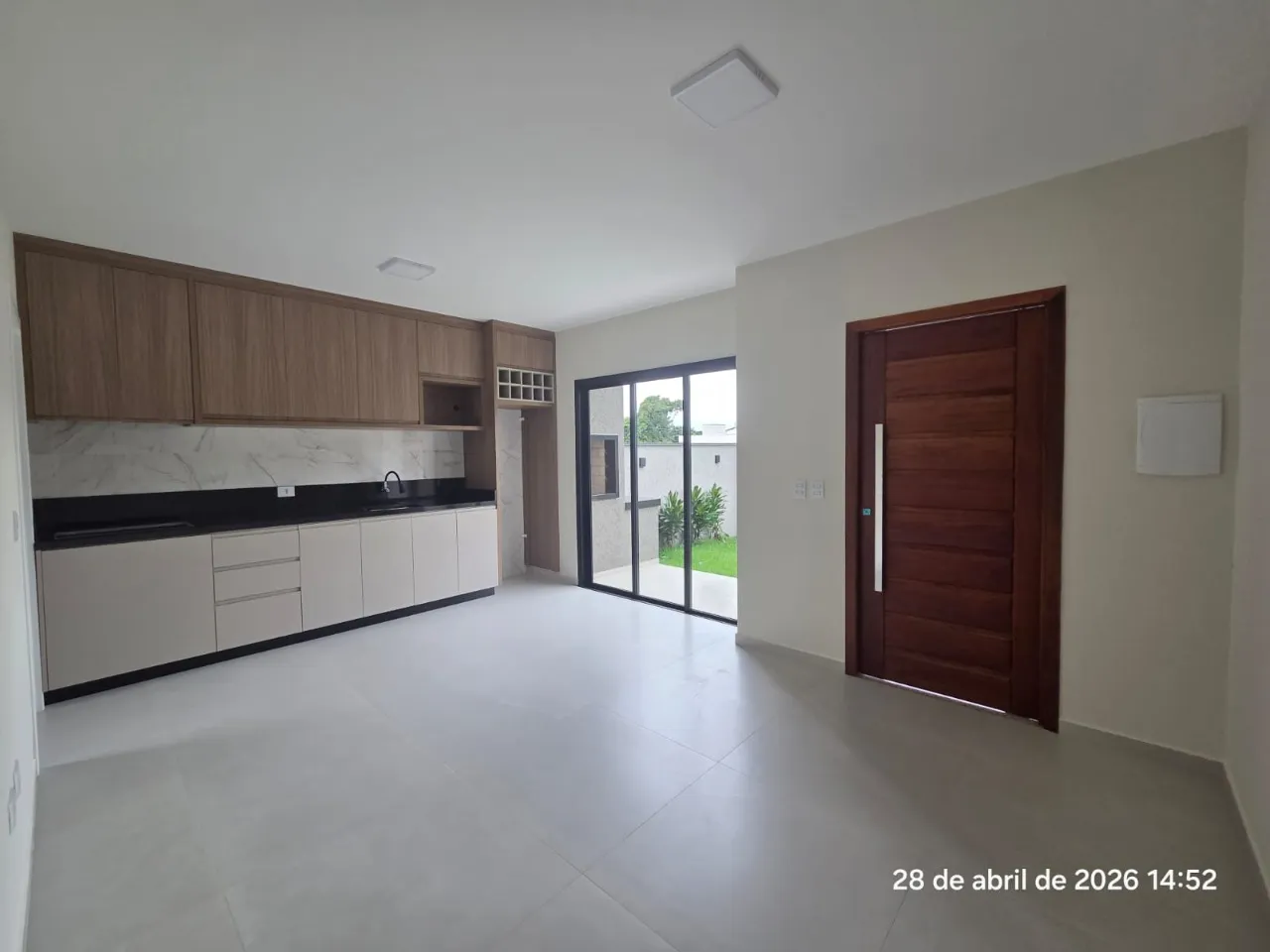Imagem Casa de esquina em construção, com projeto moderno e excelente padrão de acabamento.
São 3 dormi...