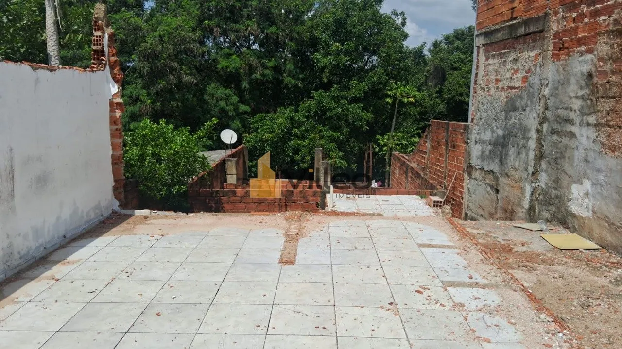 Imagem Venha conhecer este excelente terreno à venda no Jardim Botucatu, em Sorocaba. Com 132 m² de área...