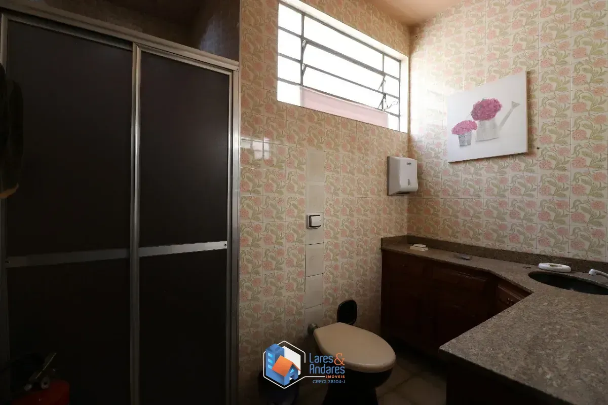 Imagem Sobrado para venda em Vila Ipojuca com 4 quartos, sendo 1 suíte, 520m²
