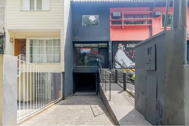 Imagem Oportunidade Casa Comercial na Rua Verbo Divino – O Espaço Ideal para o Seu Negócio!