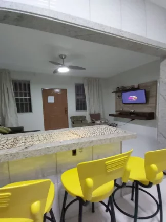 Imagem Belíssima casa linear em condomínio fechado toda reformada composta de 3 quartos sendo uma suíte varanda espaço gourmet com churrasqueira.