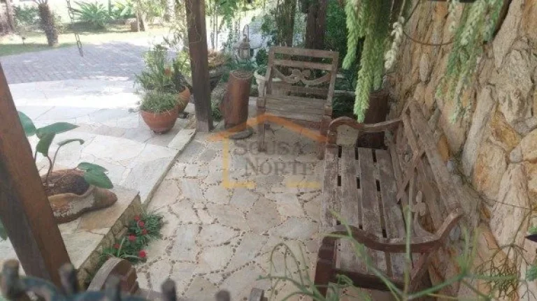 Imagem Maravilhosa casa em condomínio, 4 dormitórios, sendo 1 suíte, 4 salas sendo 2 com lareira, cozinh...