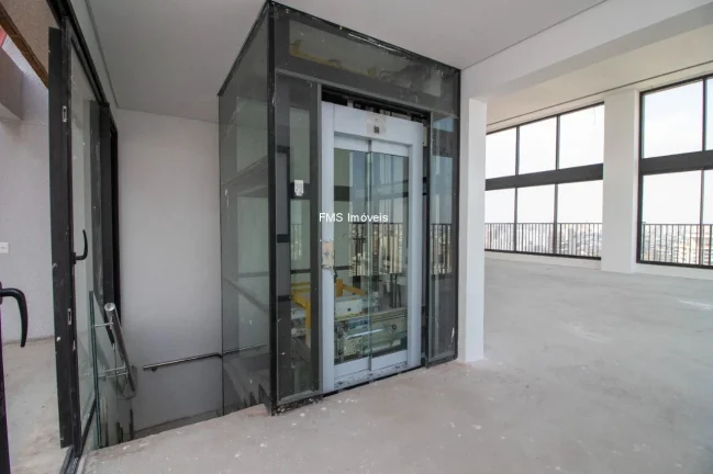 Imagem Cobertura em Moema, com 7 vagas e 548,29 m²
